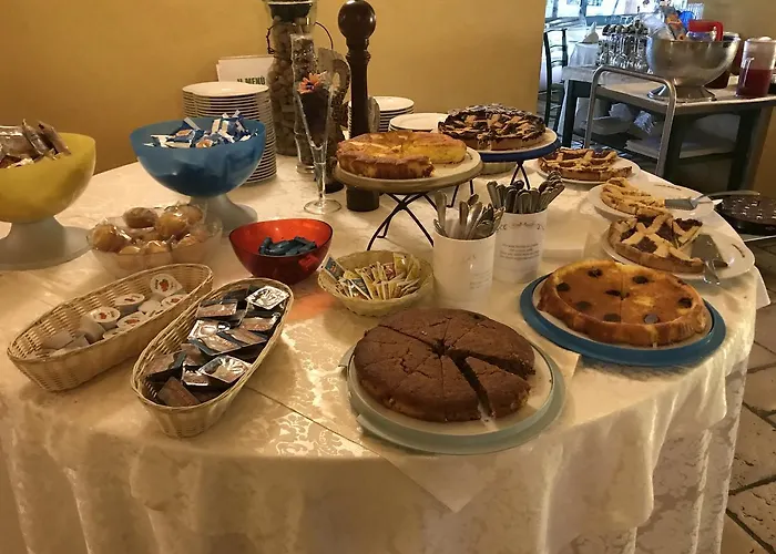 Della Luna מלון *