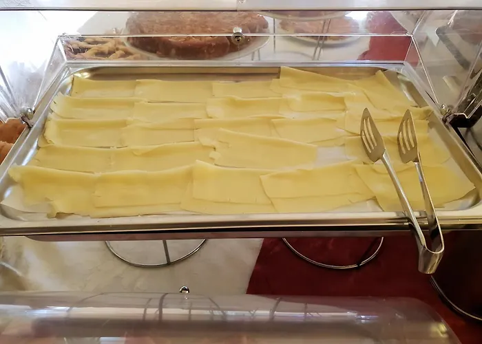 Della Luna מלון *